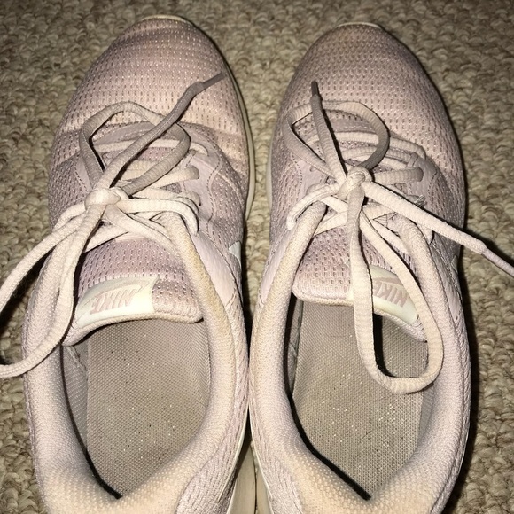 Nike shoes - Picture 4 of 4